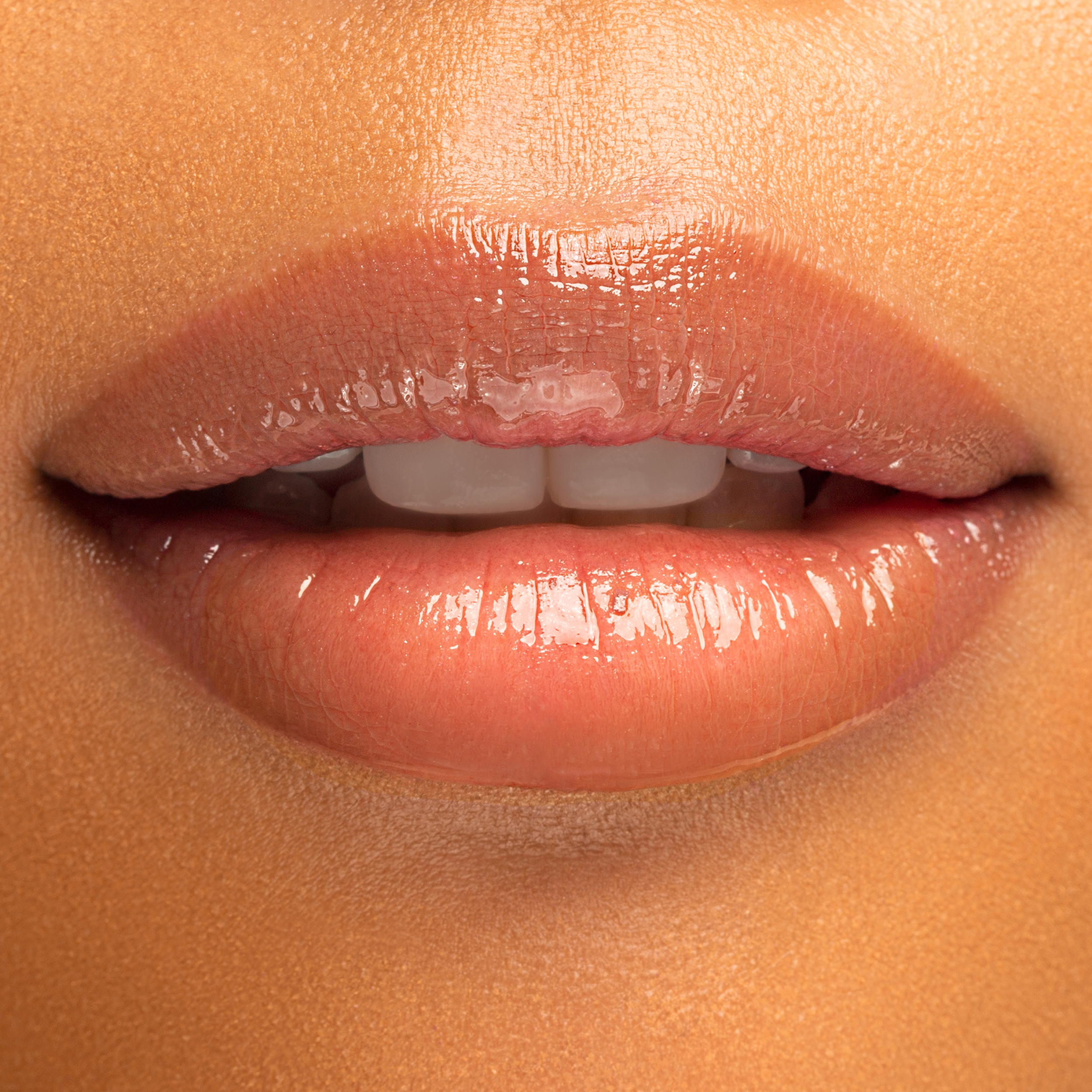 1712802_3_Lip-Macro.png